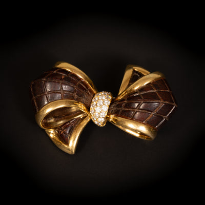 Strikbroche van goud, hout en diamant - #1