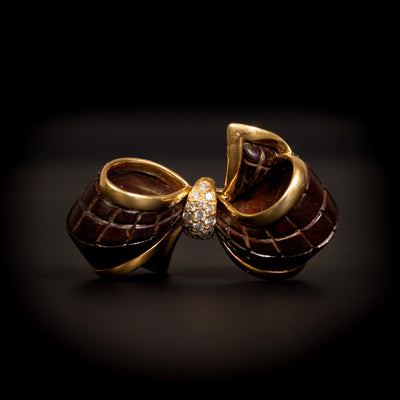 Strikbroche van goud, hout en diamant - #5