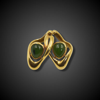 Beautiful gold brooch with nephrite jade - #1