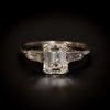 Platina ring met smaragdgeslepen diamant