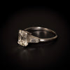 Platina ring met smaragdgeslepen diamant