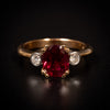 Gouden ring met antieke robijn en diamanten