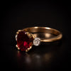 Gouden ring met antieke robijn en diamanten