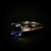 Platina ring met saffier en diamant