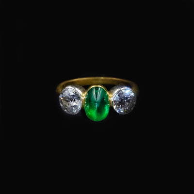Three-stone gold ring with emerald and diamond - #1